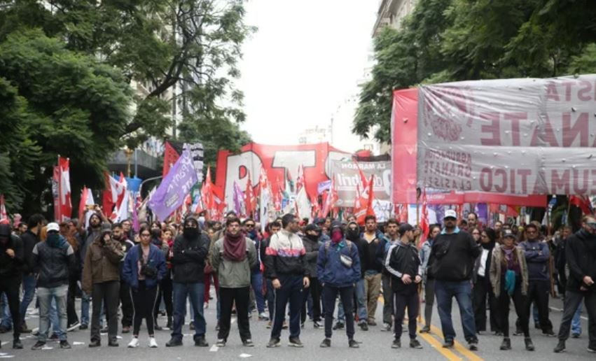 Tensión en el acto de la Izquierda por el Día del Trabajador | Política y economía