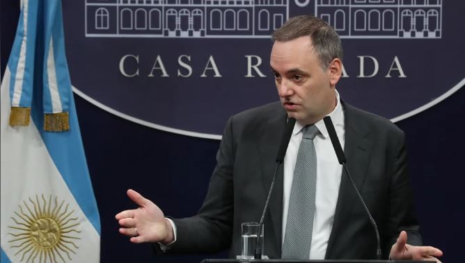 "Fue una pavada": la respuesta de Adorni a la denuncia de UxP sobre el texto de la Ley Bases que se envió al Senado | Política y economía