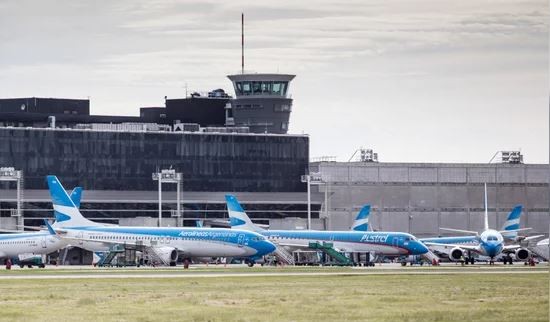 Las aerolíneas perderán alrededor de 62 mil millones de pesos por el paro de la CGT | Actualidad