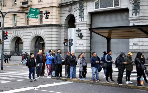 "Fracaso" y "palos en la rueda", las calificaciones del oficialismo al paro general | Política y economía