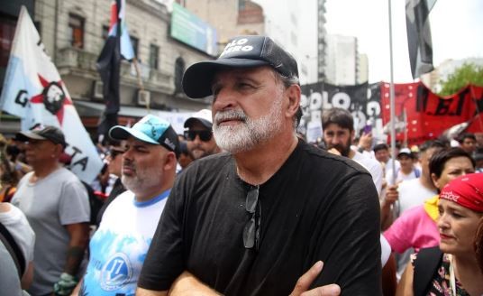 "No nos van a quebrar", la reacción de las organizaciones sociales tras los allanamientos | Política y economía