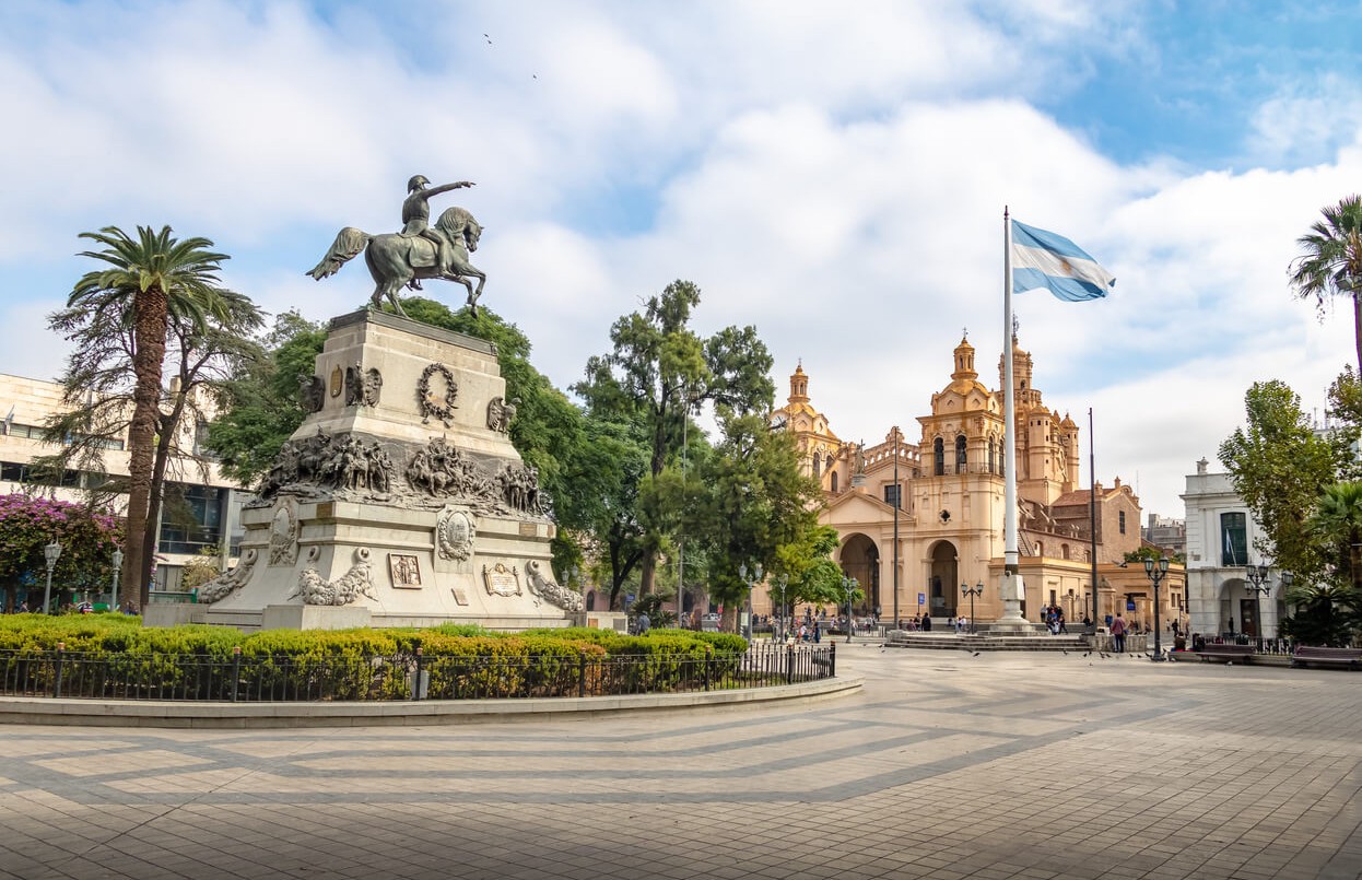 El clima en la ciudad de Córdoba hoy es soleado con una temperatura máxima de 25°C. | Córdoba