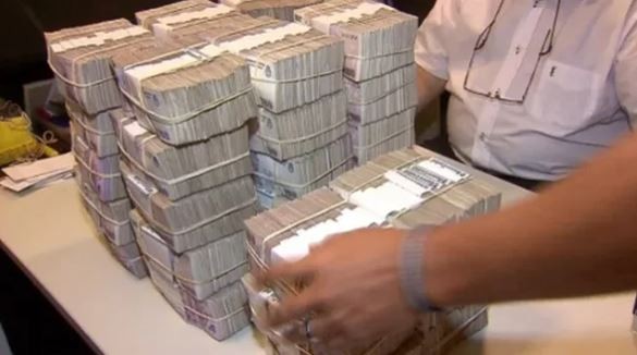 Argentina es el último país de la región en imprimir billetes pero el sexto en usar cash | Política y economía