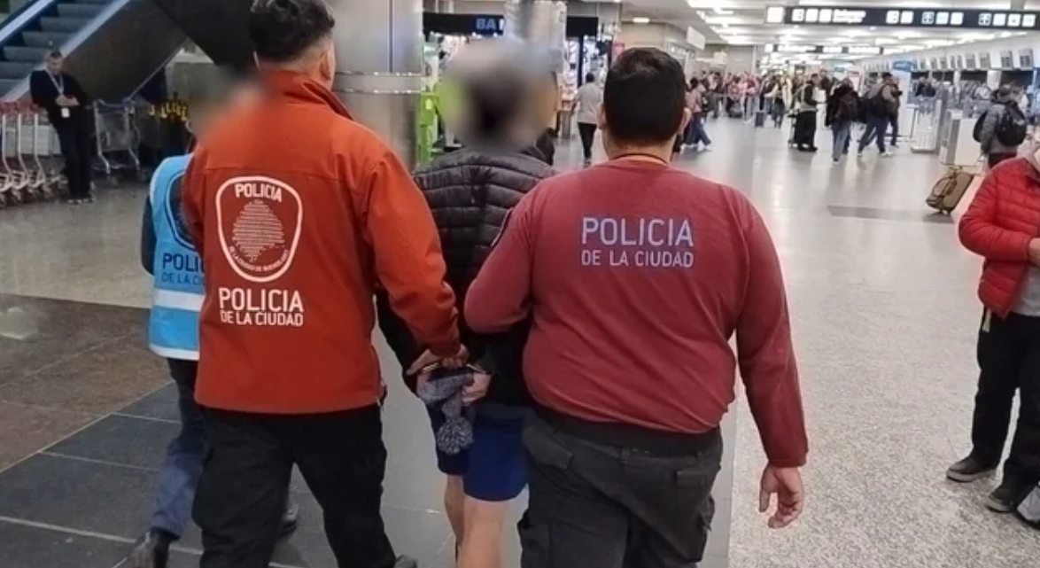 Expulsaron del país a un delincuente chileno por un robo en Parque Patricios | Actualidad