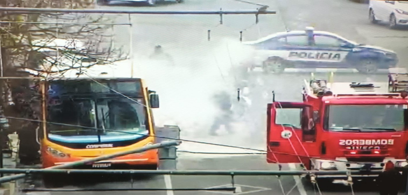 Se incendió un colectivo en el centro de Córdoba | Córdoba