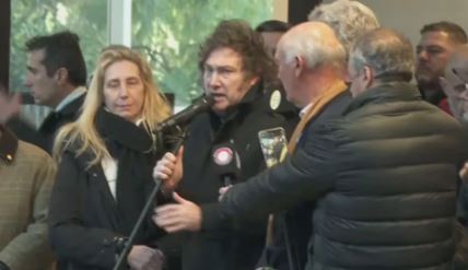 La promesa de Milei al campo: "Vamos a eliminar el impuesto PAIS y las retenciones" | Política y economía