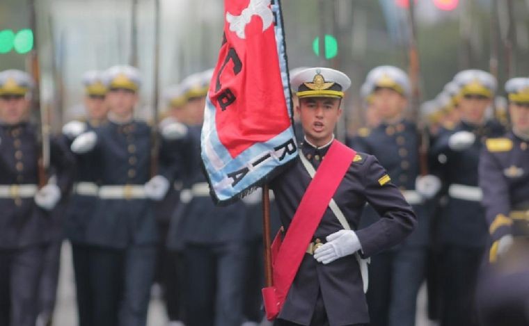 Llaryora presidirá el tradicional desfile cívico-militar en Río Cuarto | Política y economía