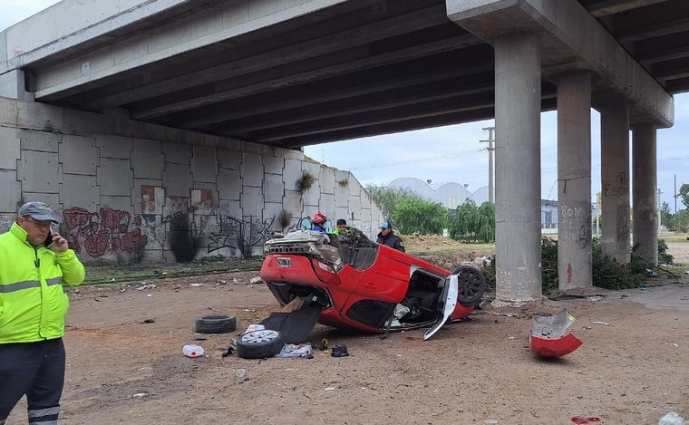 Impactante accidente en Córdoba: se durmió, cayó 10 metros al vacío y sobrevivió | Córdoba