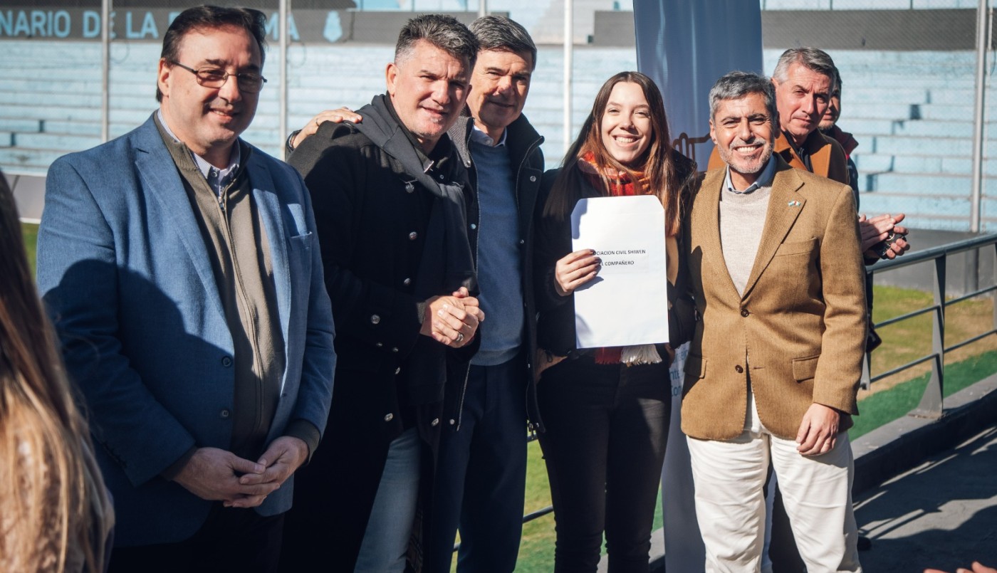 Passerini, Quinteros y Artime hicieron entrega de los 40 millones a las instituciones de Alberdi | Córdoba