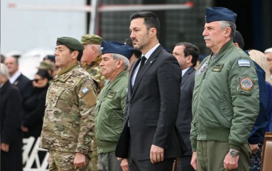 Nuevo aumento a las Fuerzas Armadas para “reconocer una adecuada jerarquización en relación a su capacidad” | Política y economía