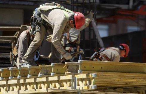Por la paralización de obras públicas, ya se perdieron más de 50 mil empleos en la construcción | Política y economía