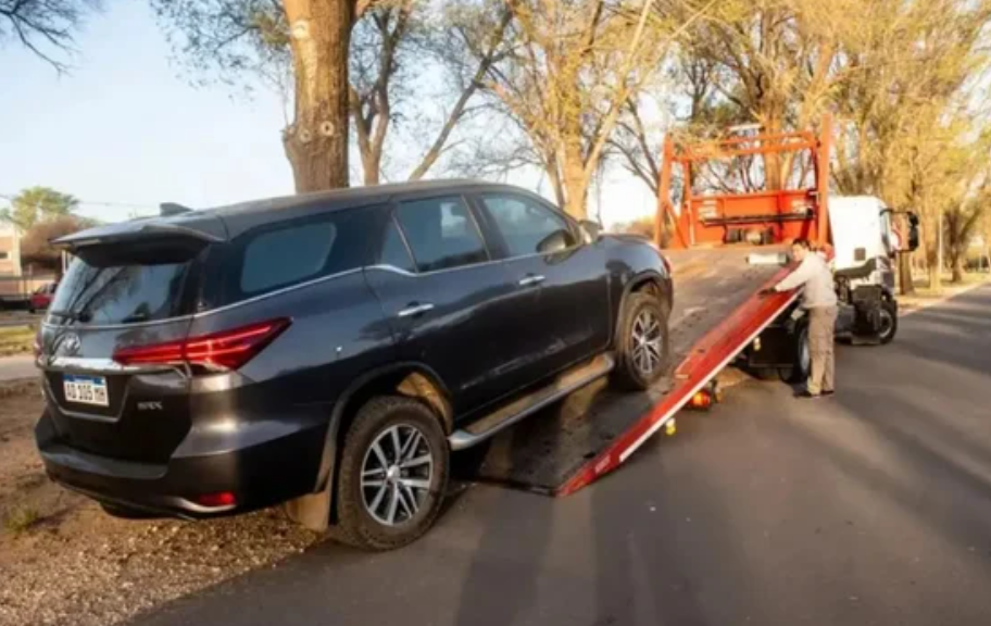 Marcha atrás: el Gobierno derogó la medida que autorizaba a las aseguradoras a dejar de brindar el servicio de grúas | Actualidad