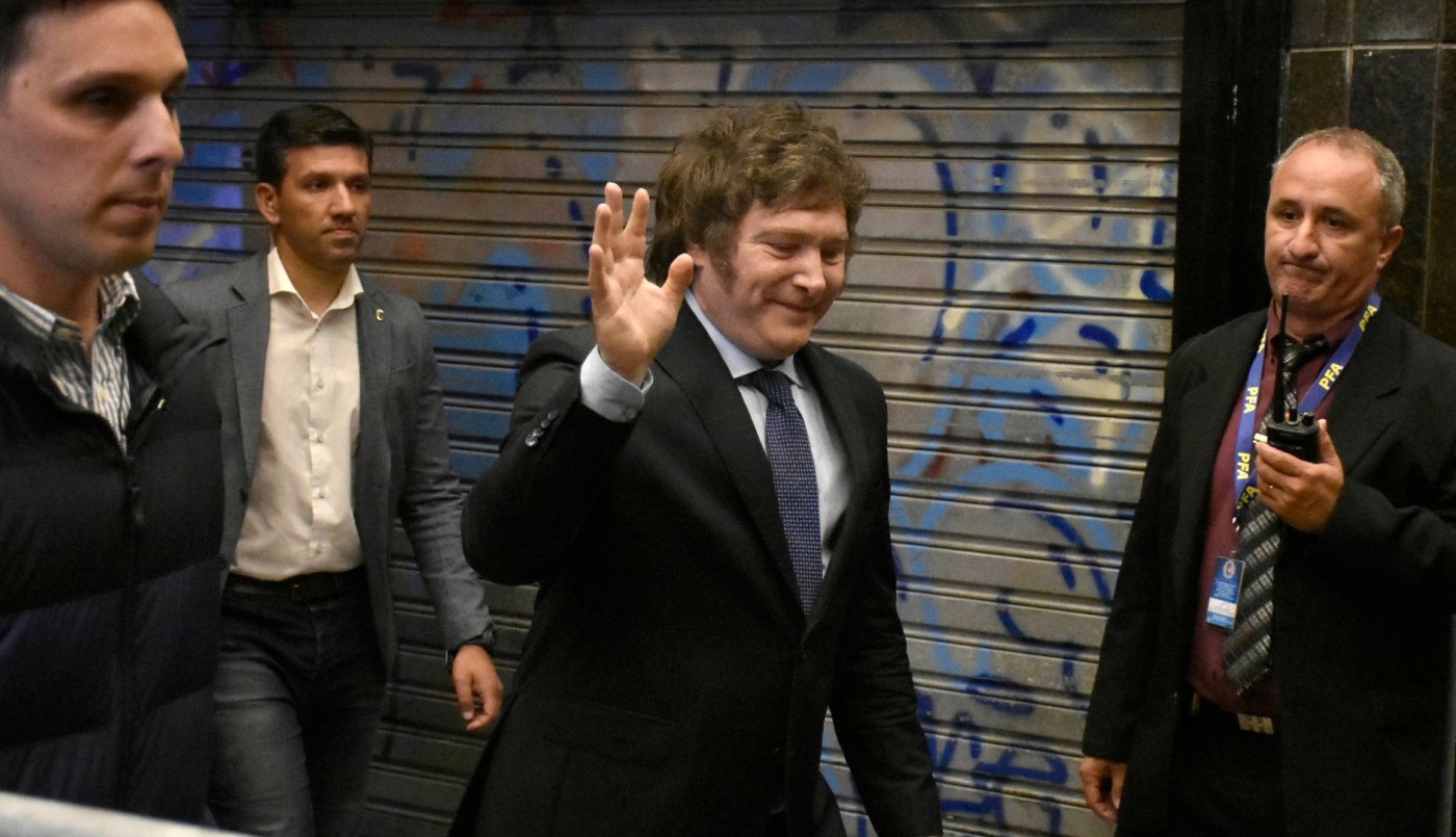 Milei avanza con la "competencia de monedas": de las cripto a la plata del FMI | Actualidad