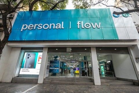 Personal y Flow suman un nuevo espacio en su tienda convergente de 2000 m2 en la peatonal de Córdoba | Córdoba