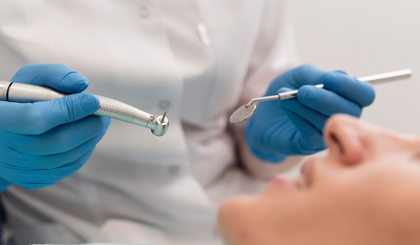 Comienzan a tratar caries sin torno: la UBA investiga terapias químicas a partir de la papaya | Actualidad