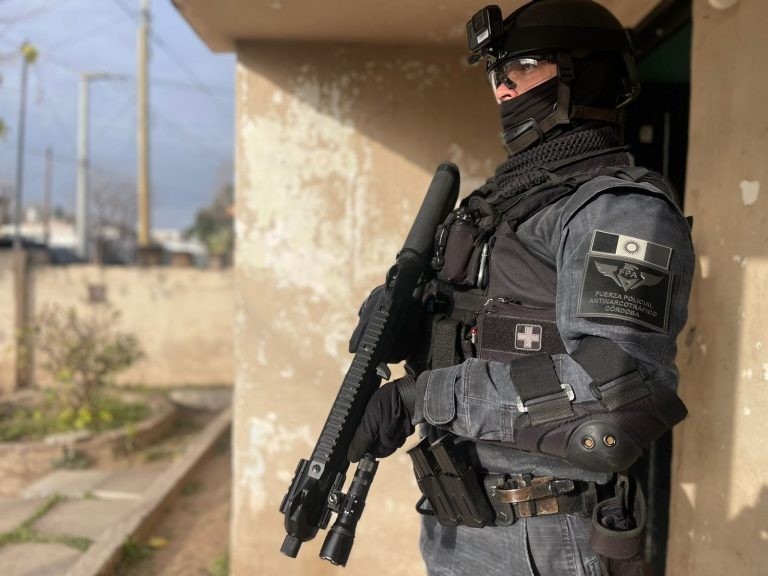 Córdoba: FPA realizó allanamientos en Villa el Libertador y detuvo a un hombre por venta de droga | Córdoba
