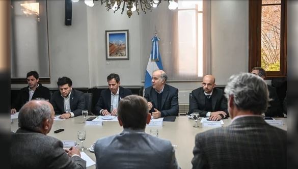 El Gobierno asistirá con $1.300 millones a provincias patagónicas afectadas por la ola polar | Política y economía