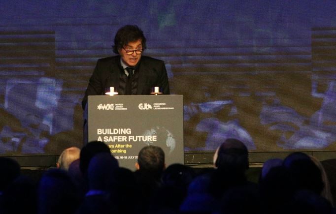 Milei volvió a apuntar contra Irán por el atentado a la AMIA: "Nosotros elegimos alzar la voz" | Política y economía