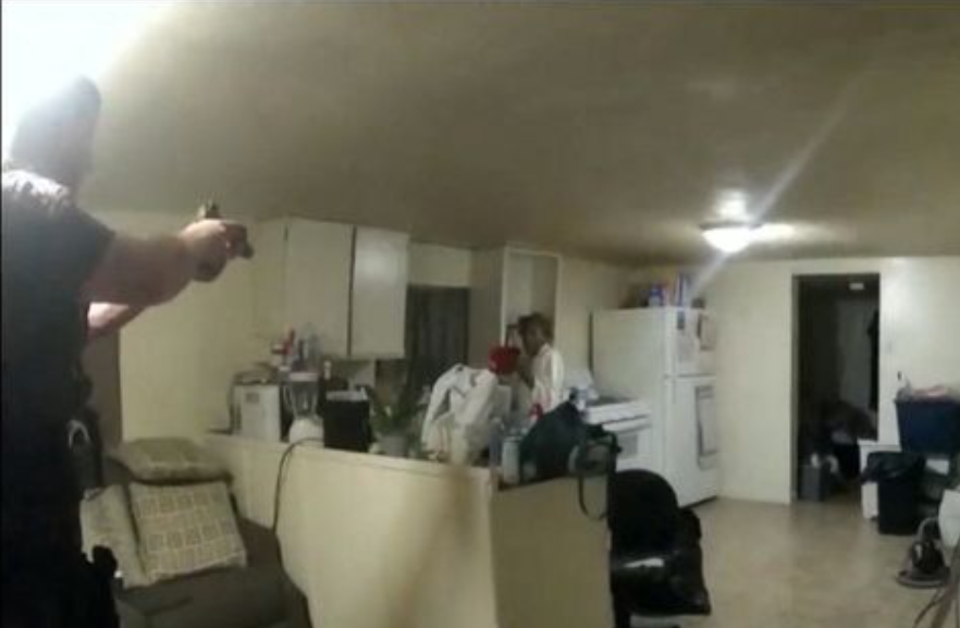 EE.UU: policía mató a una mujer afroamericana que había llamado al 911 para pedir ayuda | Internacionales