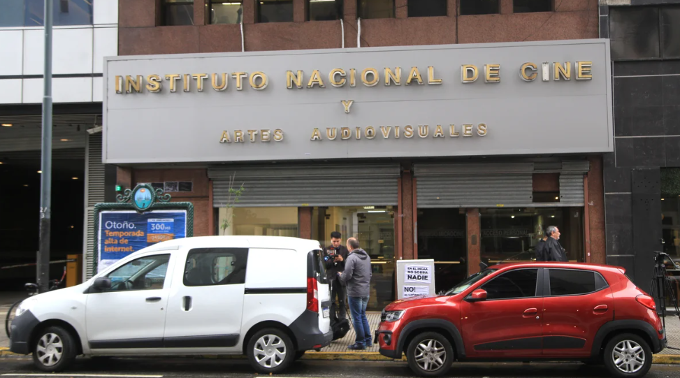 El Gobierno avanzó con la reestructuración del INCAA: recorte de fondos y personal | Política y economía