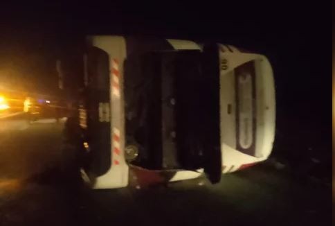 Volcó un micro de pasajeros en la Ruta 2: al menos 9 heridos | Actualidad