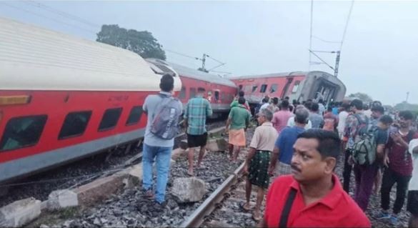 India: dos muertos y 20 heridos al descarrilar un tren de pasajeros | Internacionales
