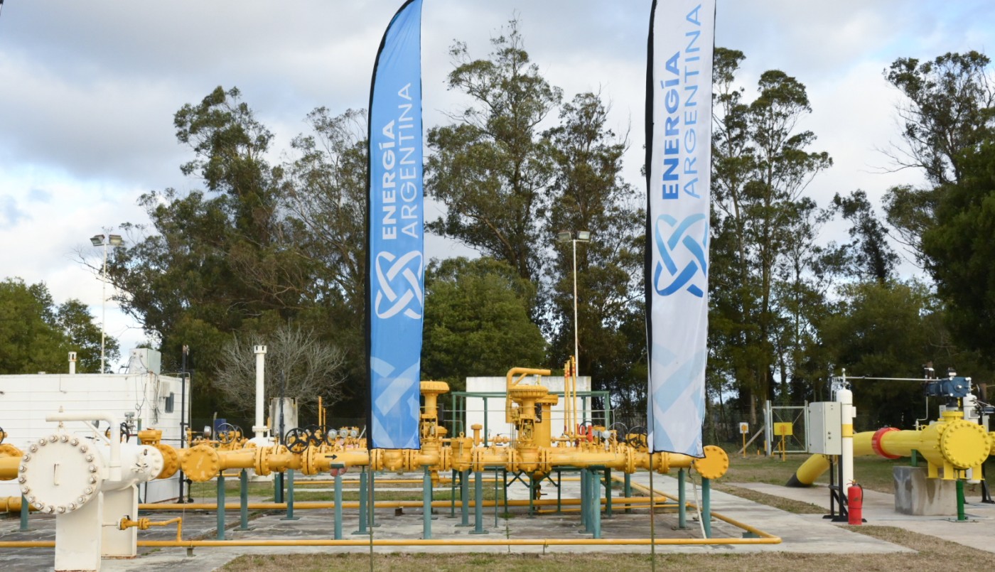 Luis Caputo firmó un convenio por un nuevo gasoducto con Salta y aseguró que Milei no perdió popularidad a pesar del ajuste | Política y economía