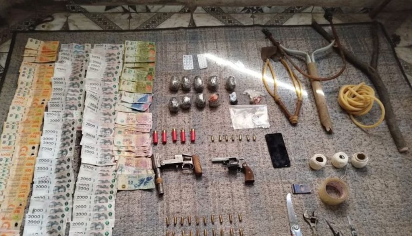 Cruz del Eje: un hombre quedó detenido por usar honderas para lanzar drogas a una cárcel | Córdoba