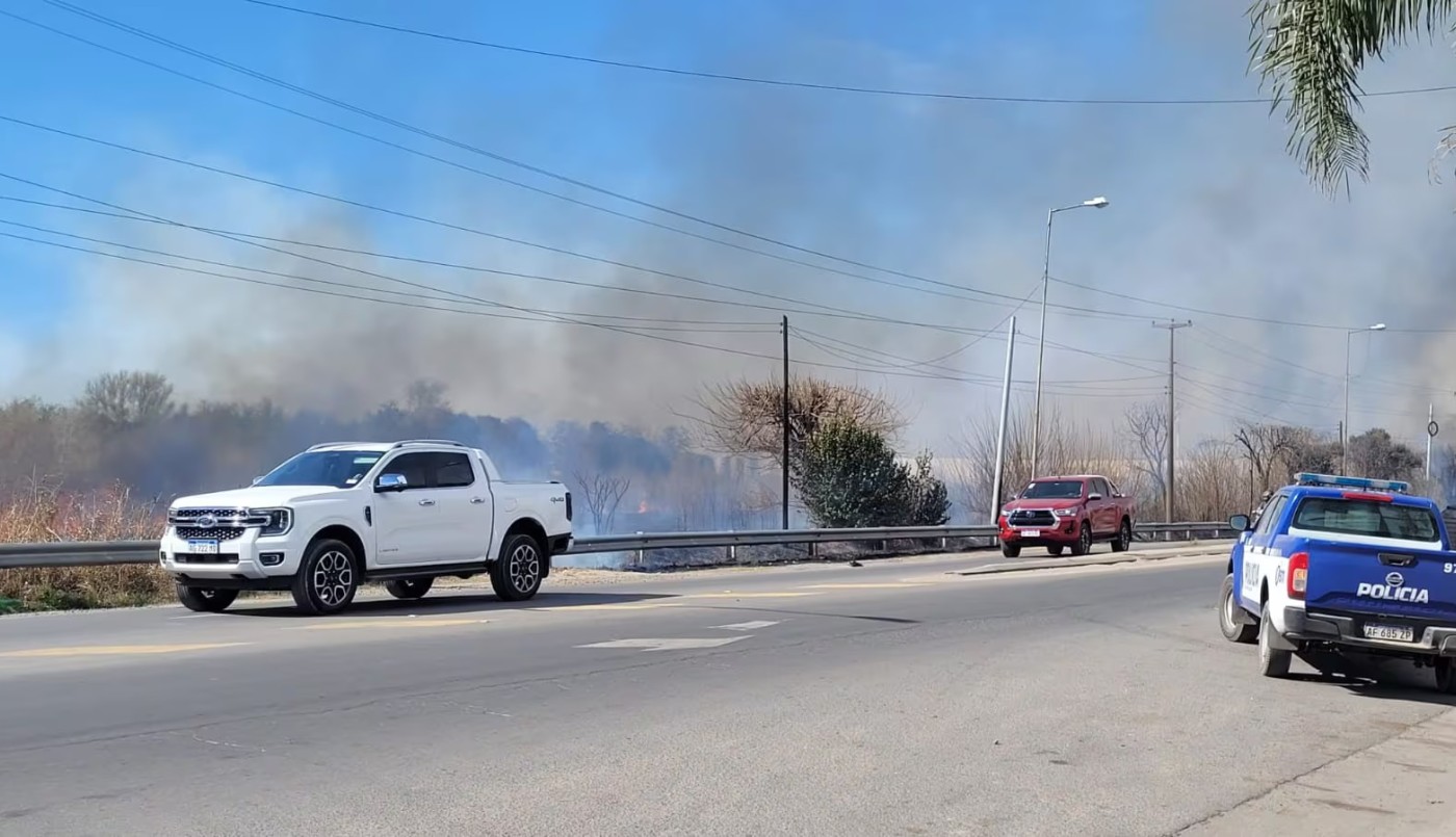 Bomberos sofocaron el incendio en El Manzano pero hay 4 focos más activos | Córdoba