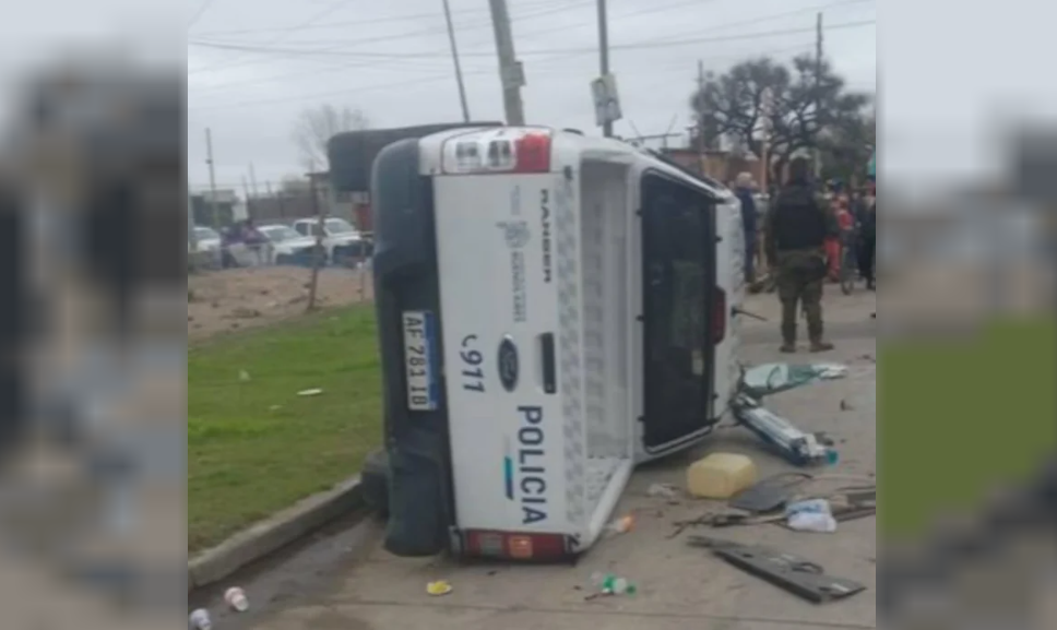 Un patrullero perdió el control y atropelló a una mujer y a su hijo de dos años | Actualidad