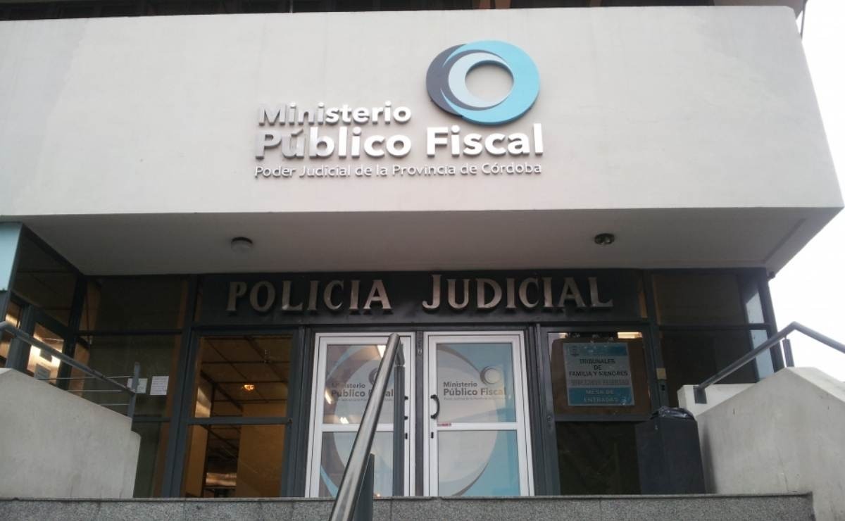 Córdoba: piden colaboración para dar con un testigo del hecho donde una mujer salta desde un auto en movimiento en barrio Centro América | Córdoba