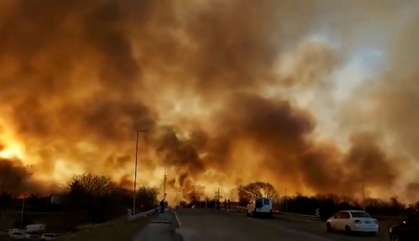 Corte total por incendio en autopista Córdoba-Carlos Paz | Córdoba