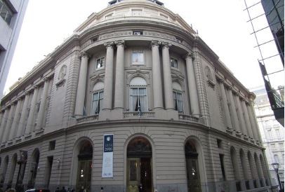 Leve suba en los activos argentinos tras la presentación del presupuesto | Política y economía