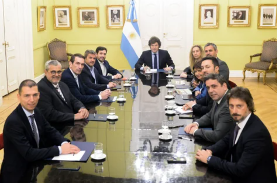 "Héroes": Milei recibe con un asado en Olivos a los diputados que avalaron el veto a las jubilaciones | Política y economía