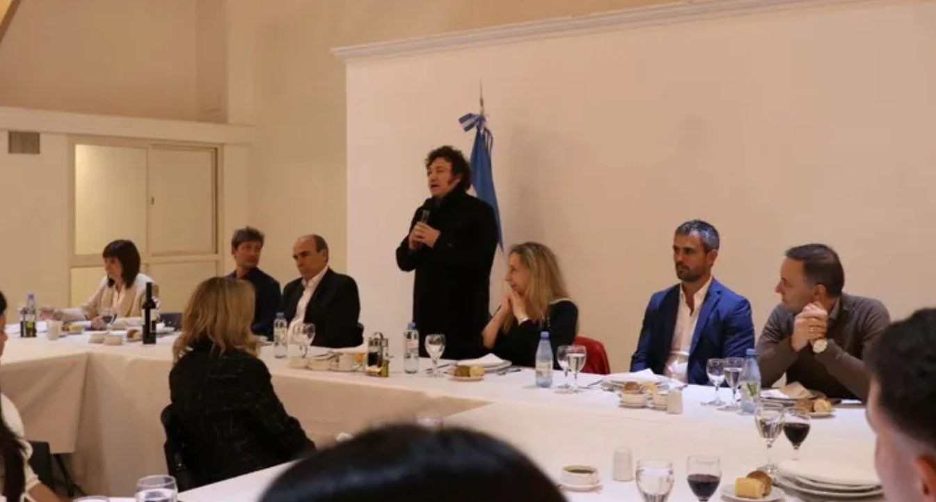 "No nos sentimos héroes", dijo uno de los diputados que fue al asado con Milei tras el veto a jubilaciones | Política y economía