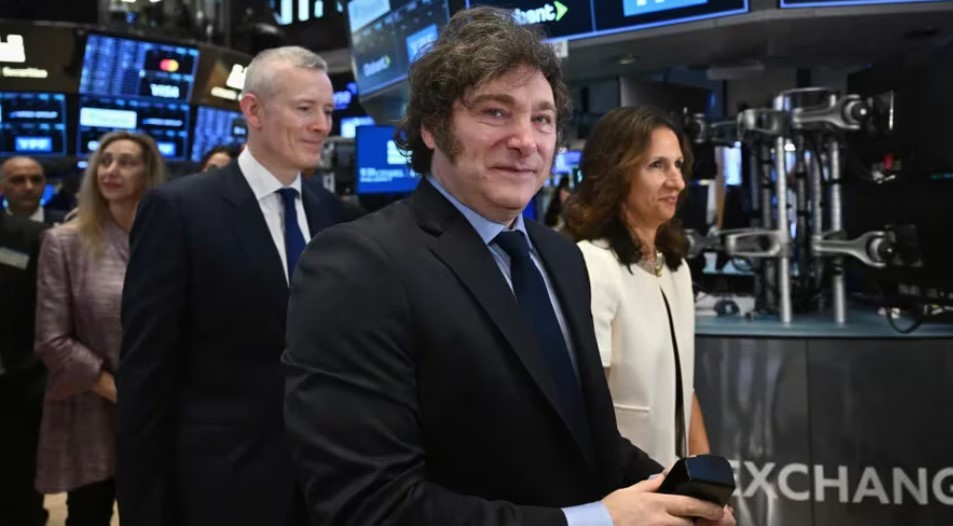 Tras el discurso de Milei en Wall Street, las acciones argentinas cayeron hasta 3,5% | Política y economía