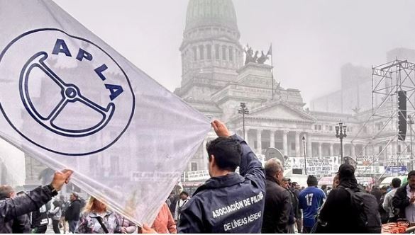 La Justicia dispuso una medida cautelar sobre los decretos que declaran al transporte aéreo servicio esencial | Política y economía