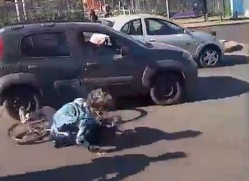 Video: Un conductor atropelló a una ciclista y se dio a la fuga | VIDEOS TFN CORDOBA