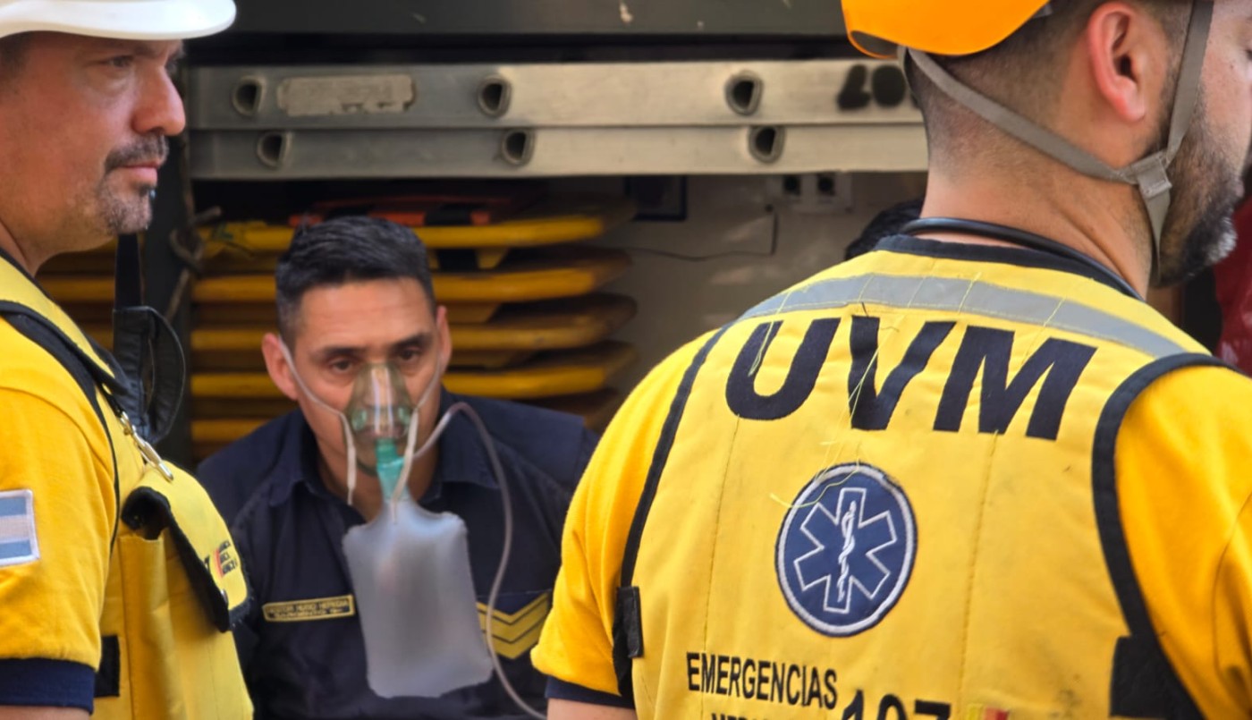 Nueva Córdoba: dramático rescate de dos personas de un departamento en llamas | Córdoba