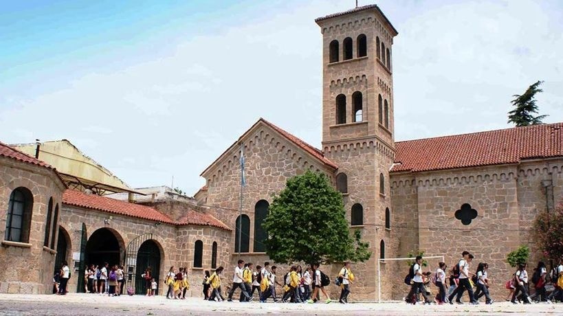 Un colegio de Carlos Paz prohibió las polleras como uniforme | Córdoba