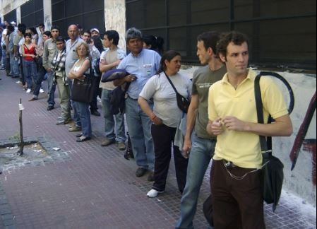 Alarmante: seis de cada diez jóvenes trabajadores en relación de dependencia no están registrados | Política y economía