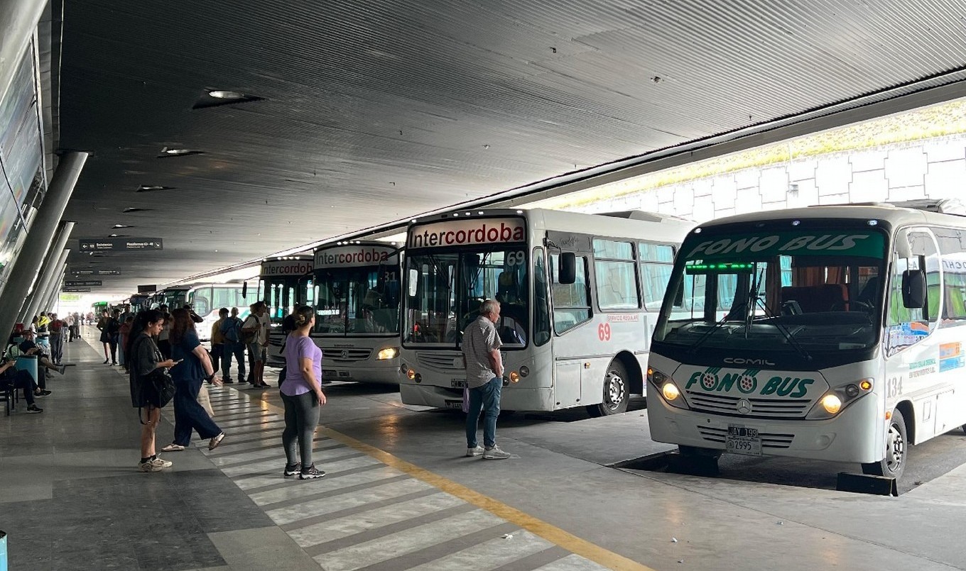 Los colectivos interurbanos vuelven a aumentar: de cuánto será el incremento | Córdoba