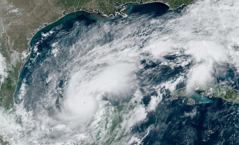 Con vientos de casi 300 km/h, el huracán Milton se acerca a las costas de México y Florida | Internacionales