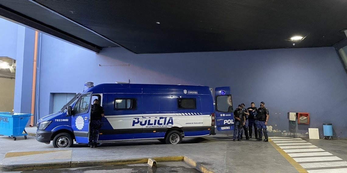 Detienen a un joven por agredir a un boletero en la Terminal de Ómnibus de Córdoba | Córdoba