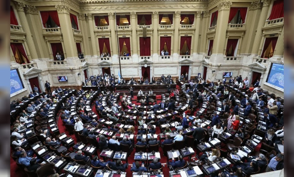 La oposición insiste por la presencia de Caputo en el Congreso, pero el Gobierno manda a Bullrich a exponer sobre Seguridad | Política y economía