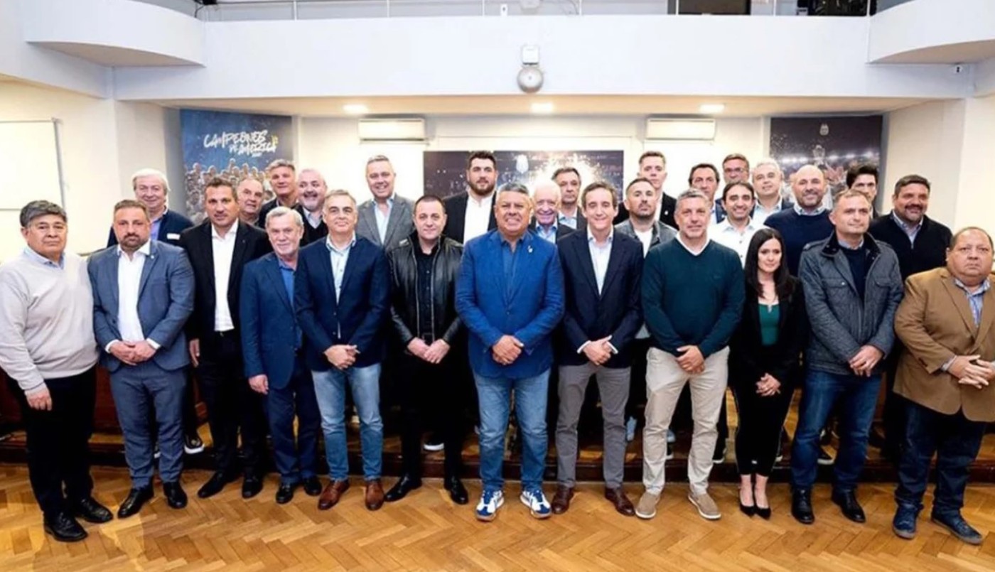 El Gobierno analiza desconocer la asamblea de la AFA y prepara una investigación | Política y economía