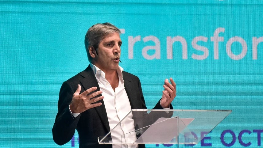 Luis Caputo aviso a empresarios en Mar del Plata que "devaluar no será el camino" | Política y economía