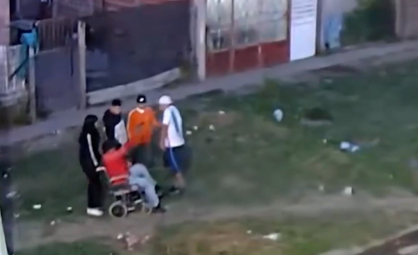 El asesino de la silla de ruedas: quedó grabado, lo identificaron y no lo pueden encontrar | VIDEOS TFN CORDOBA