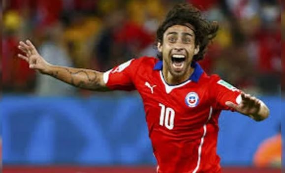 Detuvieron al "Mago" Valdivia por presunta violación en Chile | Deportes