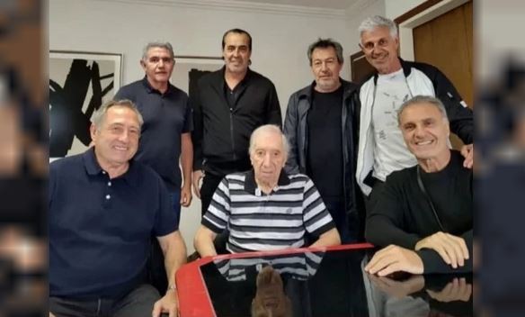 La emotiva imagen de los campeones del mundo del ´86 junto a Bilardo | Deportes